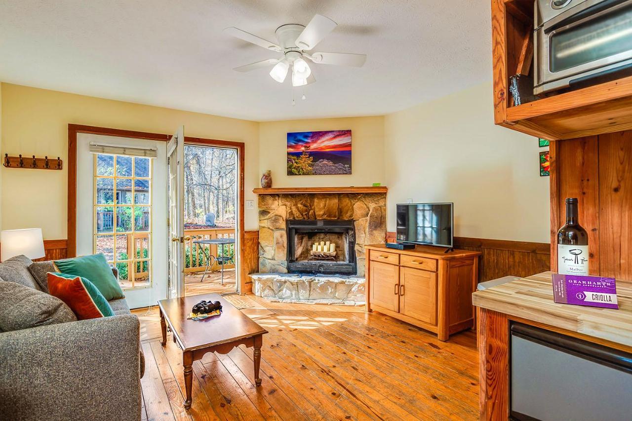 Love Ridge Mountain Lodging Lyndhurst Εξωτερικό φωτογραφία