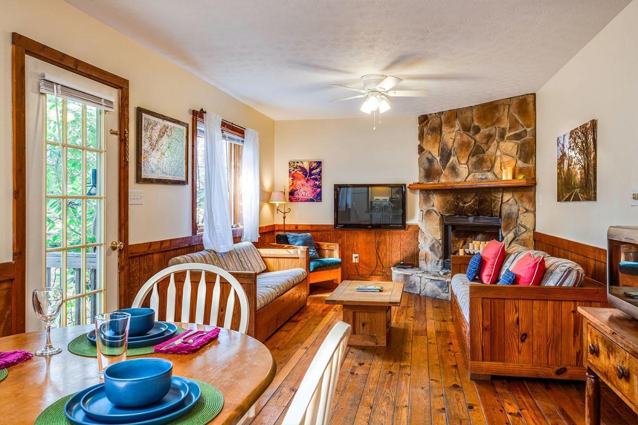 Love Ridge Mountain Lodging Lyndhurst Εξωτερικό φωτογραφία