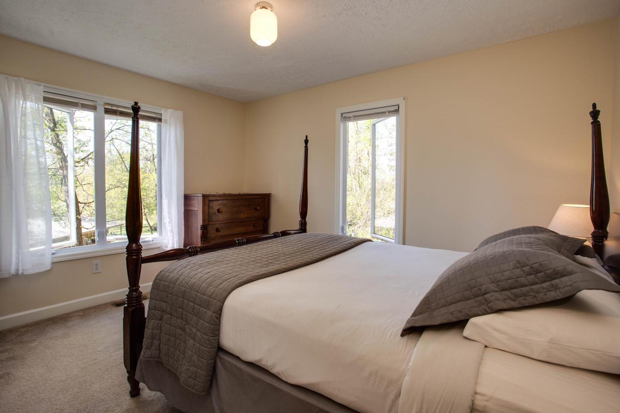 Love Ridge Mountain Lodging Lyndhurst Εξωτερικό φωτογραφία