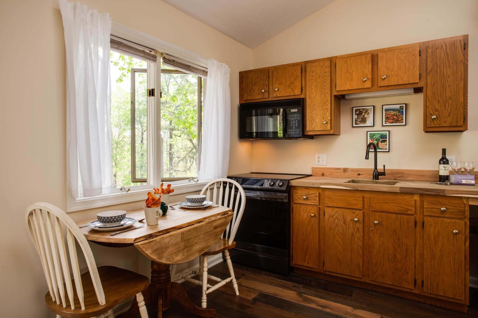 Love Ridge Mountain Lodging Lyndhurst Εξωτερικό φωτογραφία